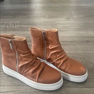 J/SLIDES Brown Leather Sneakers with White Sole